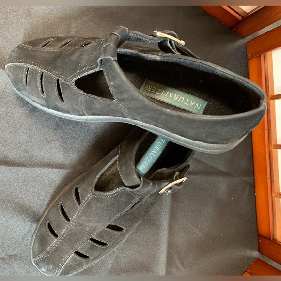 Naturalizer Shoes - Naturalized Black Suede Women’s Shoes. Size 8.5